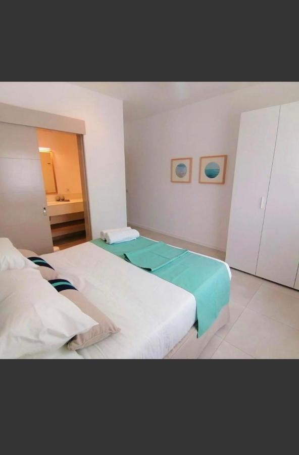 Eastern Blue Beachfront Luxury Apartment Poste Lafayette Екстериор снимка