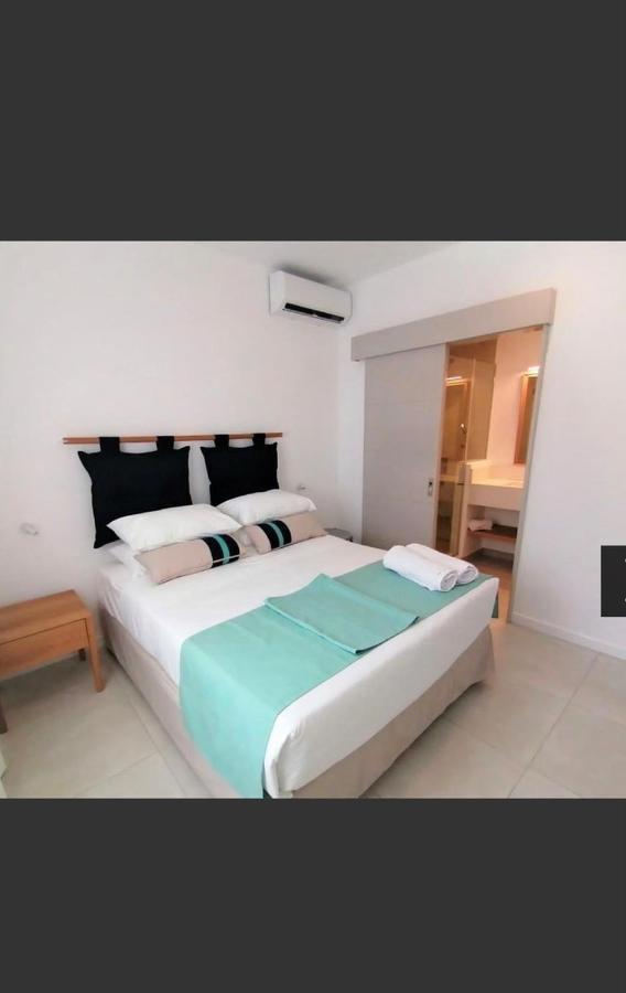 Eastern Blue Beachfront Luxury Apartment Poste Lafayette Екстериор снимка