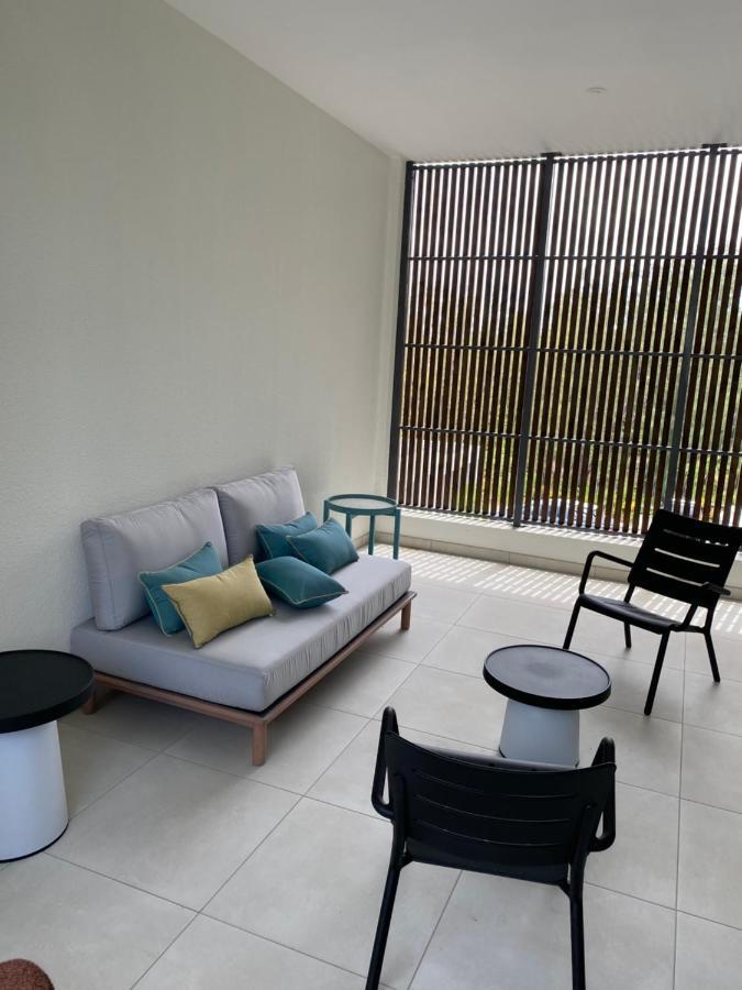 Eastern Blue Beachfront Luxury Apartment Poste Lafayette Екстериор снимка